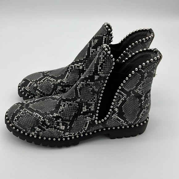 Seven Dial Booties - Picture 2 of 9